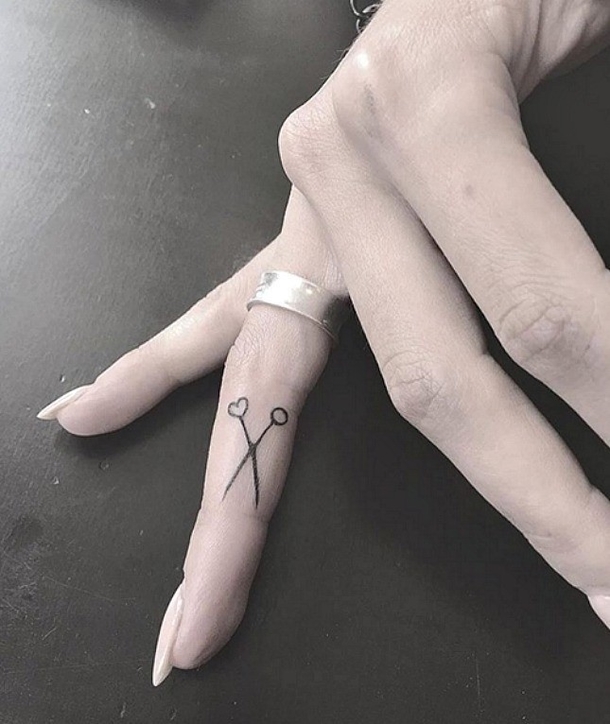 These 30 Tiny Tattoos Prove Bigger Is Not Always Better - picture 31