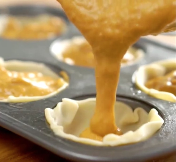 These Mini Pumpkin Pies Are The Perfect Treat For Any Fall Occasion - picture 3