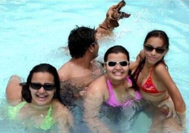 These Three Girls Were Too Busy Smiling For The Camera To Notice What One Of Their Boyfriends Saw. I Laughed So Hard I Thought I Would Die! - picture 22