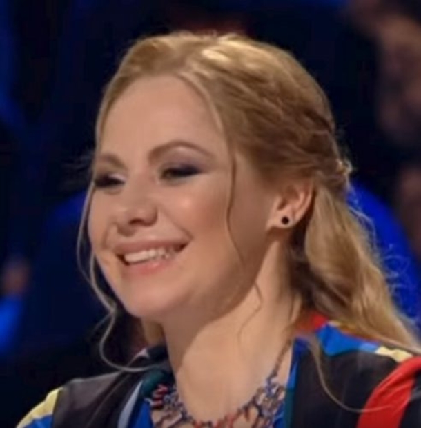 They all rolled their eyes as she said she is gonna yodel, once the music stars, everything changes... - picture 5