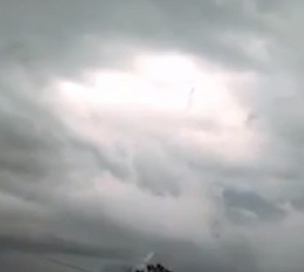 They Are Saying This Footage Is Proof Of God Watching Us, Others Say It's Fake, Wow! - picture 5