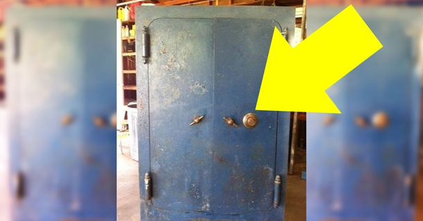 They discovered a safe in their Granny's house behind a fake wall and realized they had to get inside... - picture 2