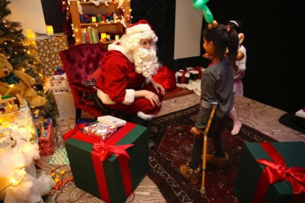 Thieves Steal Christmas Presents From Seriously Ill Children At London Hospital - picture 4