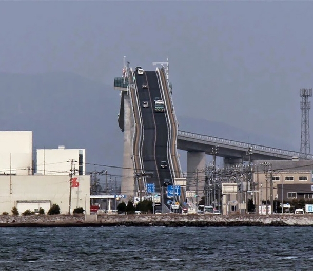 Think This Is A Roller Coaster? Think Again! It’s A Terrifying Bridge In Japan! - picture 2