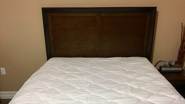 This 5-Step Method Will Teach You How To Clean Your Mattress - picture 2