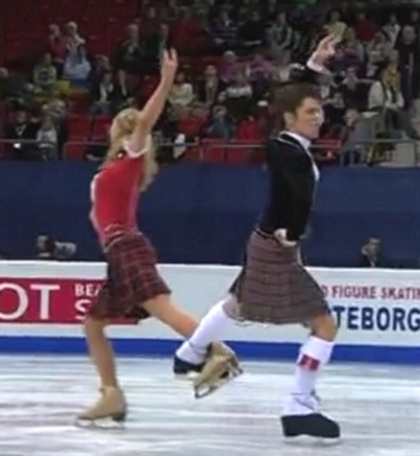 This Brother & Sister See One Another On The Ice, Attempt Risky Move That Has Everyone Losing Their Mind - picture 2