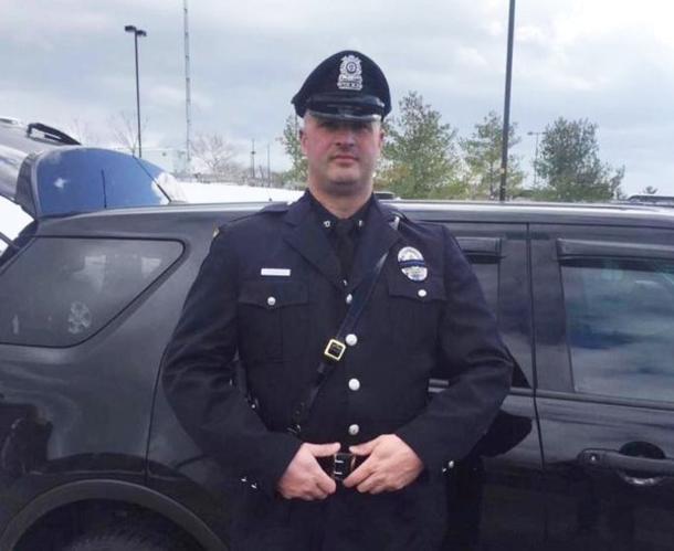 This Couple Found Dying Cop In Their Yard, Left Him With Something ‘Special’ - picture 2