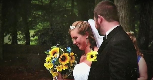 This Couple Had Just Gotten Married. 19 Days Later, One Spouse Looked At The Wedding Pictures And Noticed Something Crazy. - picture 3