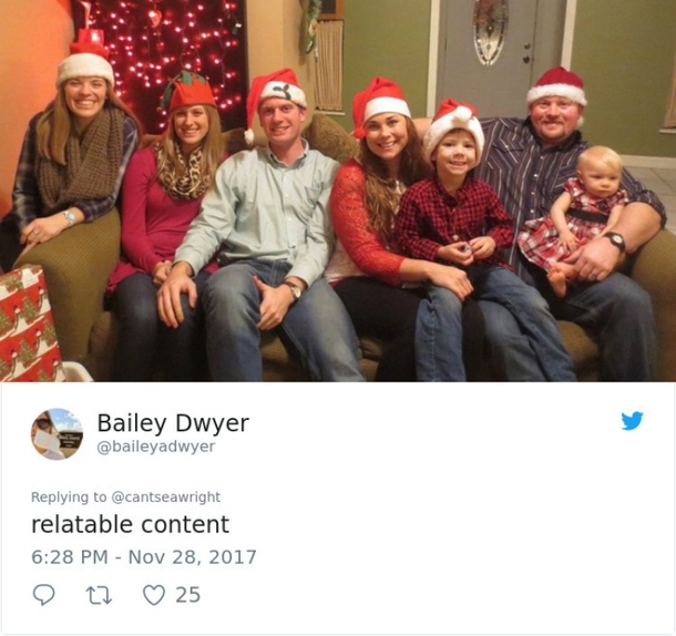 This Family’s Hilarious Christmas Card Is Going Viral Because Of One Unforgettable Detail - picture 6