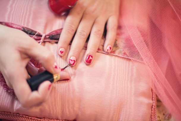 This Happens To Your Body In 10 Hours After Applying Nail Polish, This Is Shocking! - picture 2