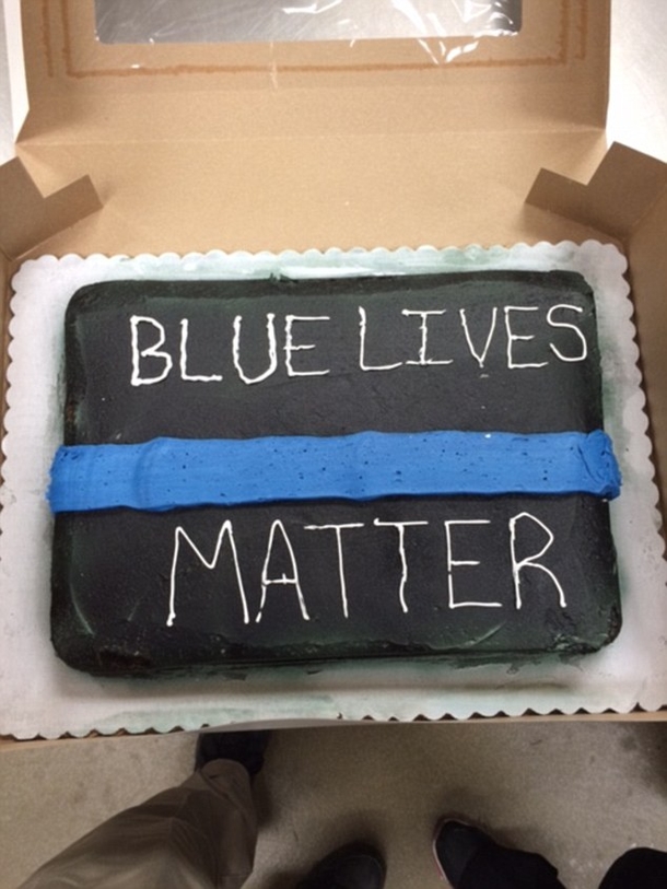 This Is The Cake Walmart Workers Refused To Make For A Police Officer - picture 5