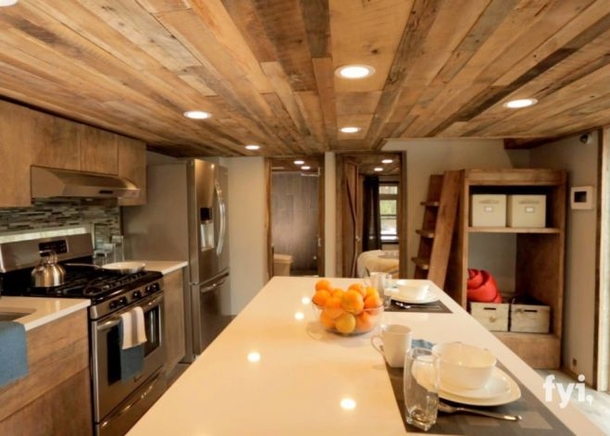 This Maybe A Tiny Cabin But The Inside Is Luxurious! Check Out The Shower! - picture 3