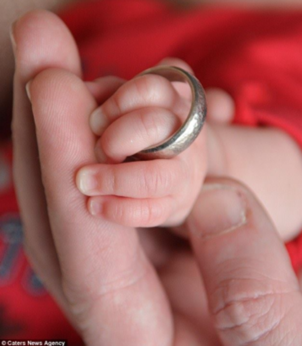 This Miracle Baby Was Not Supposed To Have Christmas With Her Parents, But She Proved Doctors Wrong - picture 3