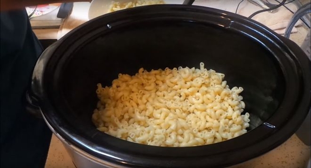 This Recipe For 5 Cheese Macaroni And Cheese Is Absolutely Amazing - picture 2
