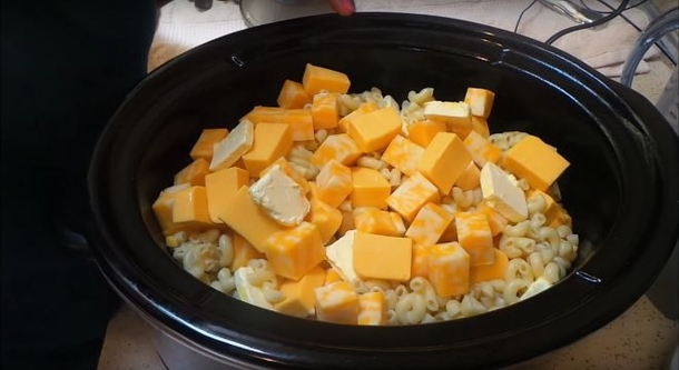 This Recipe For 5 Cheese Macaroni And Cheese Is Absolutely Amazing - picture 3