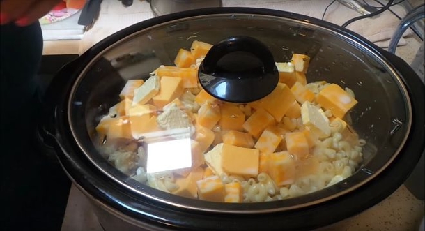 This Recipe For 5 Cheese Macaroni And Cheese Is Absolutely Amazing - picture 4