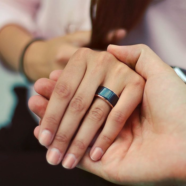 This Ring Lets You Feel The Heartbeat Of Your Loved One No Matter Where You Are - picture 3