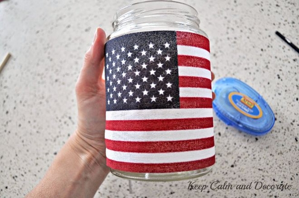 This Tutorial Will Show You How To DIY Patriotic Luminaries Out Of Old Pickle Jars - picture 3