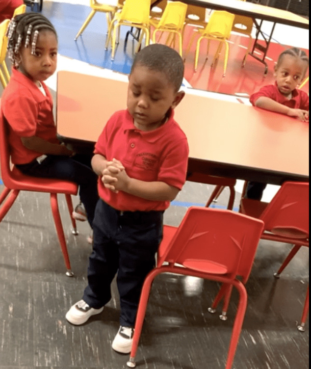 Three-year-old shocks everyone by leading his class in remarkable prayer - picture 4