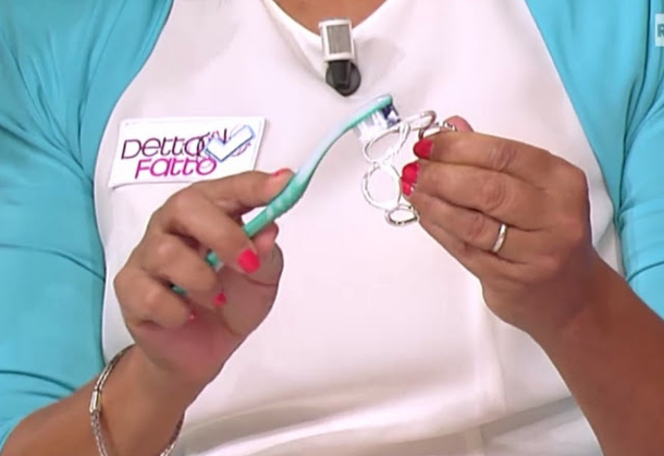 Toothpaste isn’t just meant for teeth. Here are 16 genius ways to use it that you never expected - picture 3