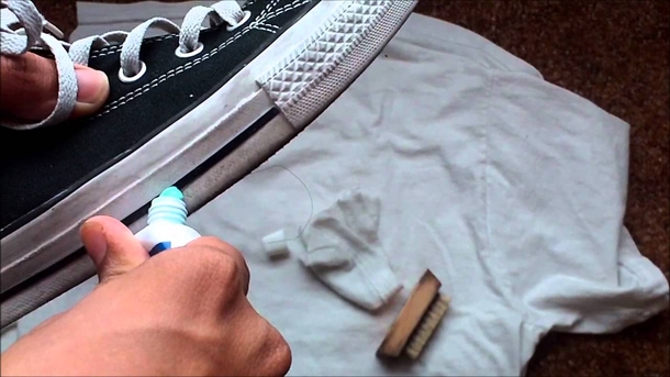 Toothpaste isn’t just meant for teeth. Here are 16 genius ways to use it that you never expected - picture 4
