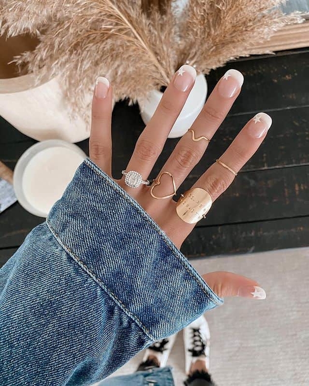 Top 10 Star Nail Designs Of 2023 That You Have To Try! - picture 5