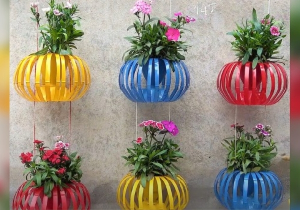 Transform Plastic Bottles into Stunning Hanging Lantern Flower Pots With Recycling! (DIY) - picture 2