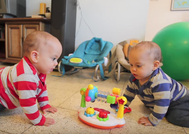 Twin Baby Boys Get A Toy That Plays Music; Moments Later, Their Reaction Has The Parents Pressing Record - picture 2