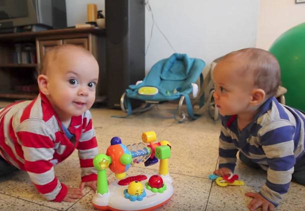 Twin Baby Boys Get A Toy That Plays Music; Moments Later, Their Reaction Has The Parents Pressing Record - picture 3