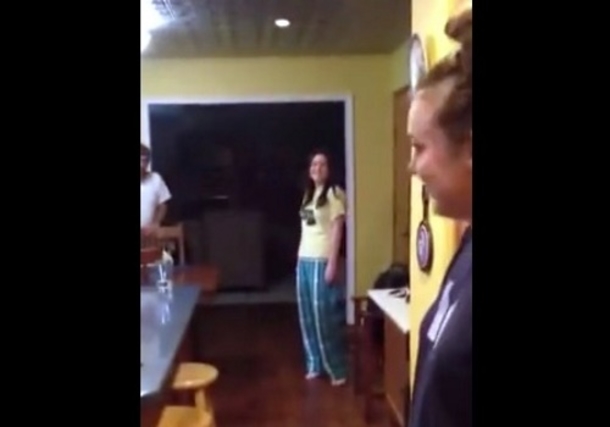 Twin Daughter Eats Breakfast While Parents Are Clueless That She's A Completely Different Person - picture 2