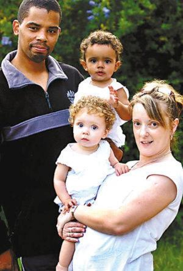 Twin girls have different skin tones, so teachers accuse their Mother of lying about them being sisters - picture 4