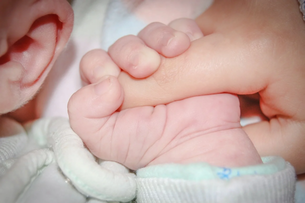 Two babies beat COVID-19 at only six and seven weeks old – everyone applaud these fighters! - picture 2