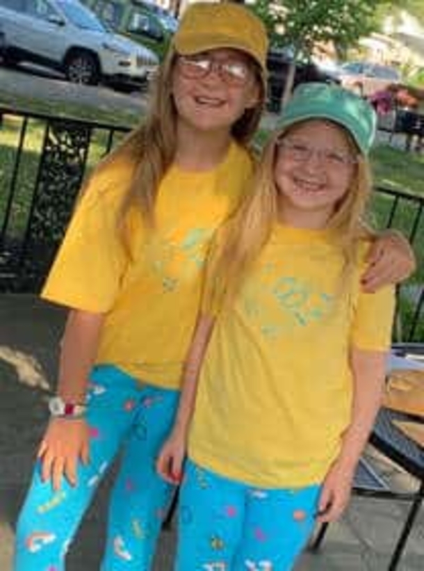 Two Sister have turned their hometown into the kindness capital - picture 2