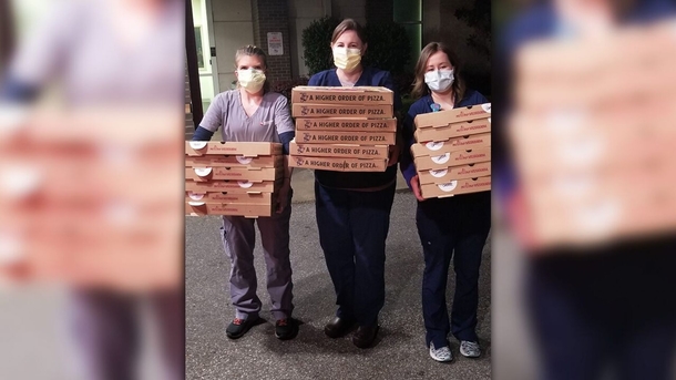 Uber driver spends $12k to deliver meals to hospital workers during coronavirus outbreak - picture 2