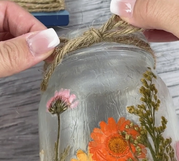 Unleash Your Inner Artist with This Magical DIY Pressed Flower Lanterns Tutorial - picture 3