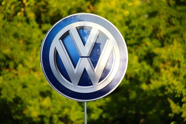 Urgent Recall: 99,000 Volkswagens Recalled Due to Risk of Doors Opening While Driving - picture 2