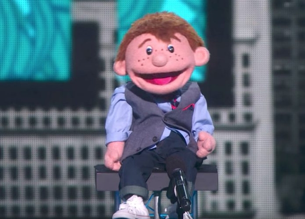Ventriloquist Walks Off The Stage, Pay Close Attention To The Dummy However... - picture 5