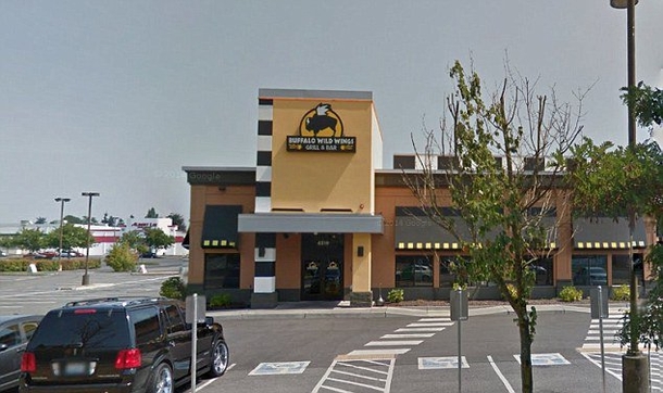 Vet SHOCKED At What Happened After Buffalo Wild Wings Denies Beer For Dead Soldier - picture 2