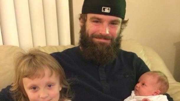 Vet With Brain Tumor Waits And Waits For Help, Then Takes Matters Into His Own Hands - picture 2