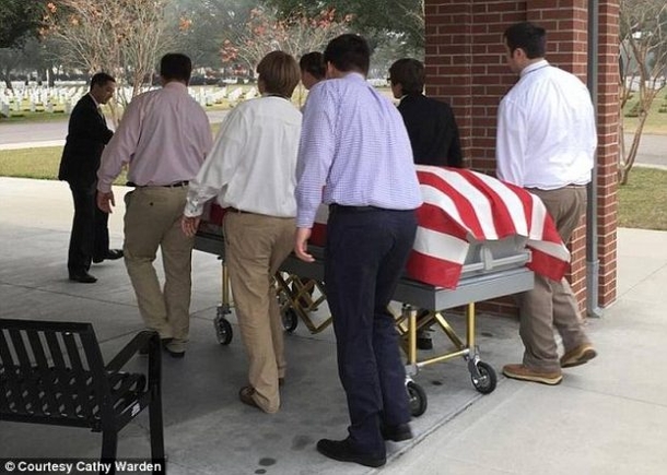 Veteran Dies, Funeral Home Stunned To See What Six Teens Did With His Body - picture 3