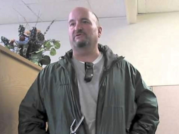 Veteran Gets Amber Alert Message On His Phone As He Drives, Looks Up And Notices Car Right In Front Of Him - picture 4