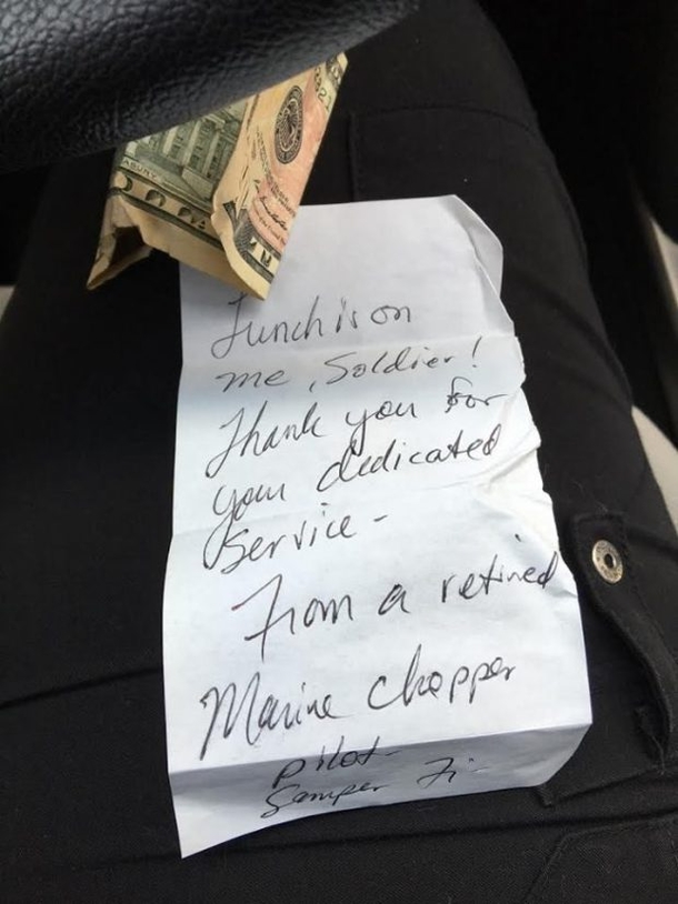 Veteran Returns To His Car & Was Left Floored By Little "Gift" Someone Left - picture 2