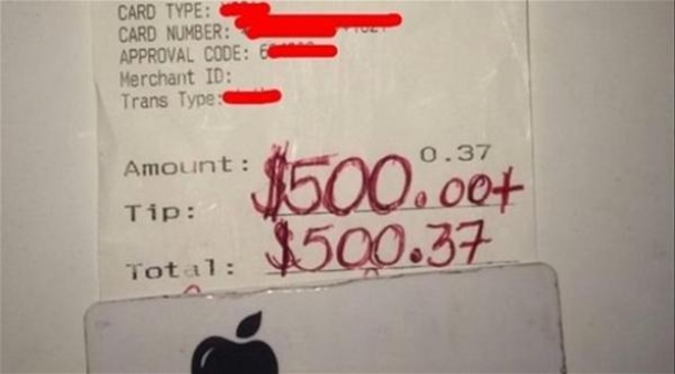 Waiter Shocked By What Family Wrote On Receipt, Now It's Going Viral (Photo) - picture 3