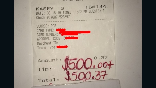 Waiter Was Tipped $500 For An Act Of Kindness - picture 2