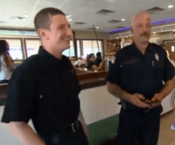 Waitress Writes On A Receipt, She Opened Facebook 2 Hours Later And Almost Fainted - picture 2