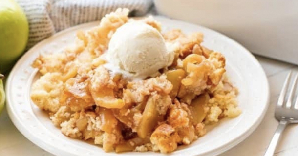 Warm & Easy Old-Fashioned Apple Cobbler Recipe - picture 2