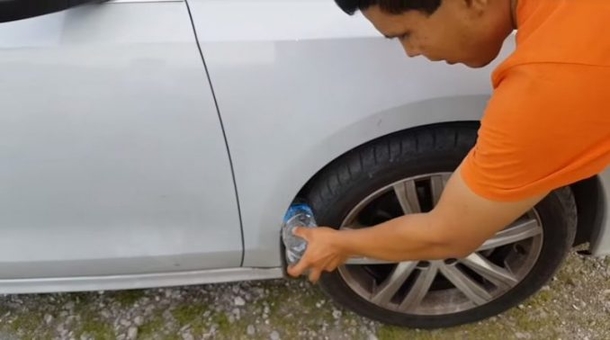 Warning! Dangerous New Trick: If You Spot A Plastic Bottle On Your Tire, You Are In Trouble! - picture 3