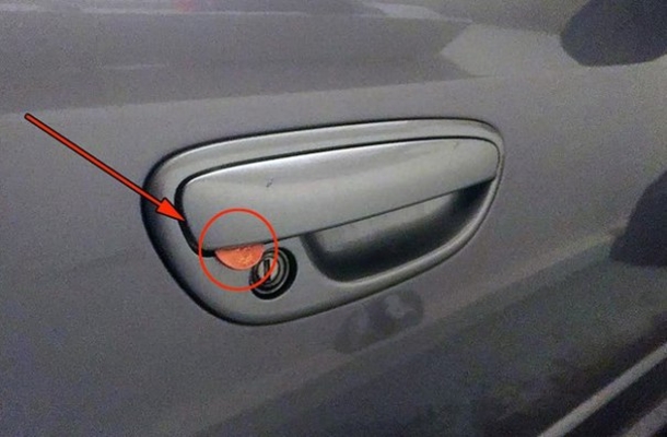 Warning: If You Find A Coin Jammed In Your Car Door This Is What It Means - picture 4