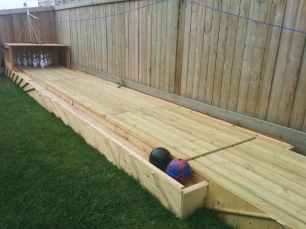 What This Man Builds In His Backyard Is Bananas! Summer BBQs Will Be Awesome At His House! - picture 10