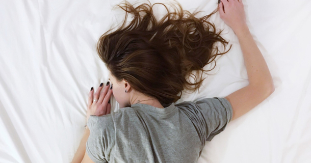 What Your Sleeping Position Says About Your Relationship - picture 2